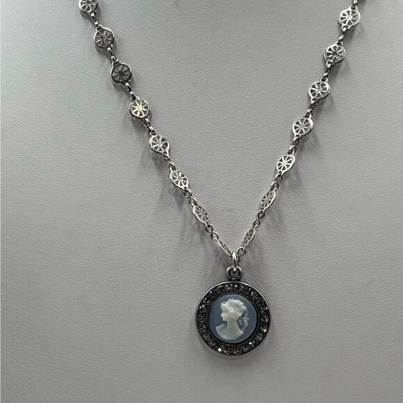 Catherine Popesco France Elegant Cameo Rhinestone Crystal Halo‎ Circle Necklace - Picture 2 of 16